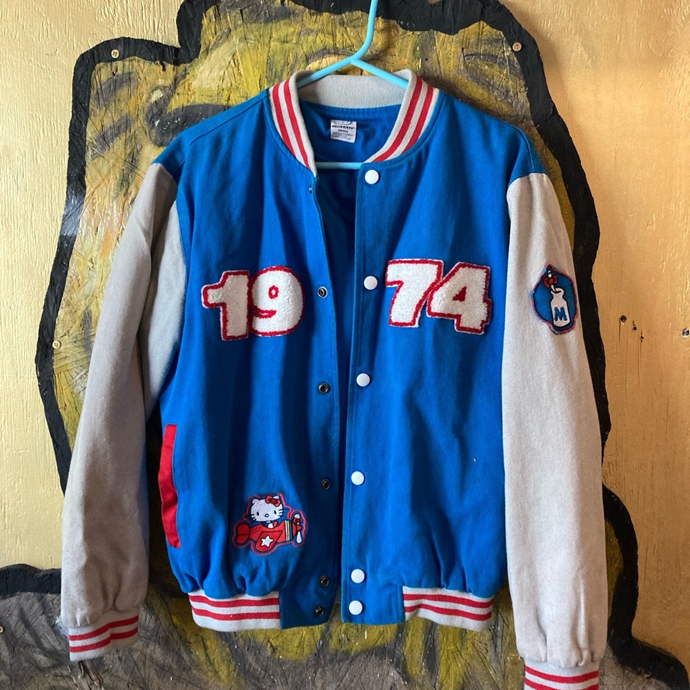 Sanrio Hello Kitty bomber jacket in great condition, more medium than small